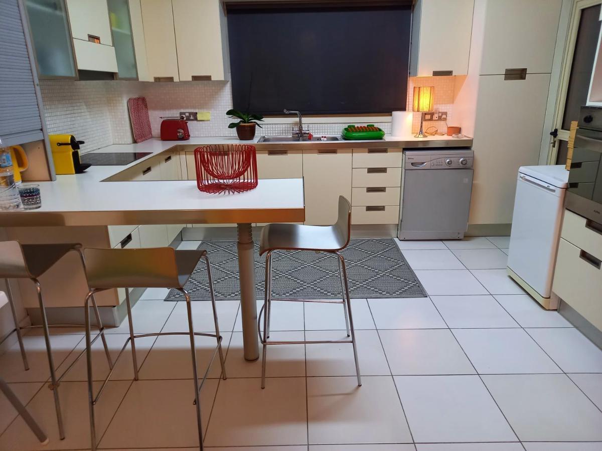 Seaside Spacious Apartment With Sea View リマソール エクステリア 写真
